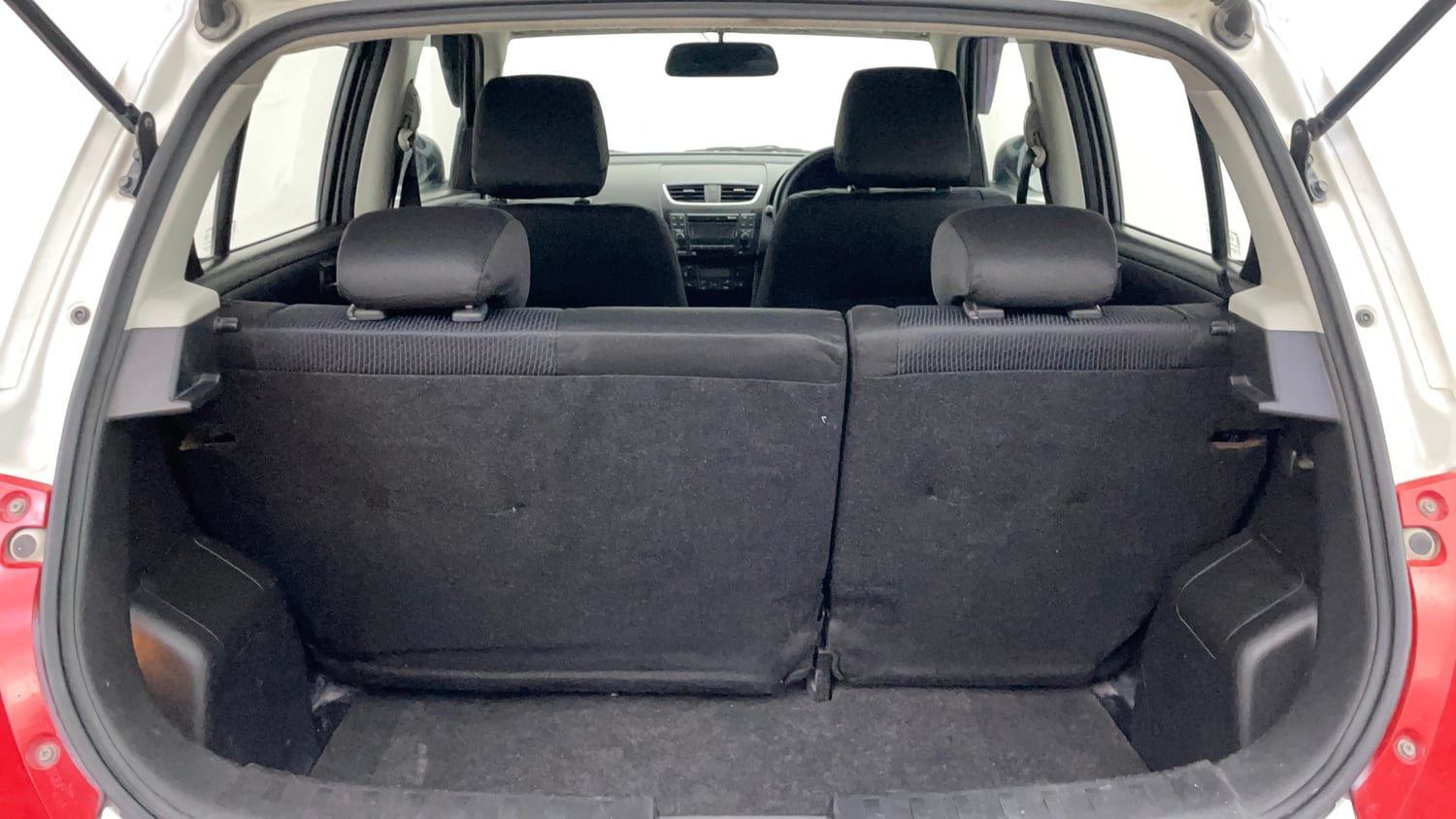 Used 2017 Maruti Suzuki Swift ZDi Diesel Manual interior DICKY INSIDE VIEW