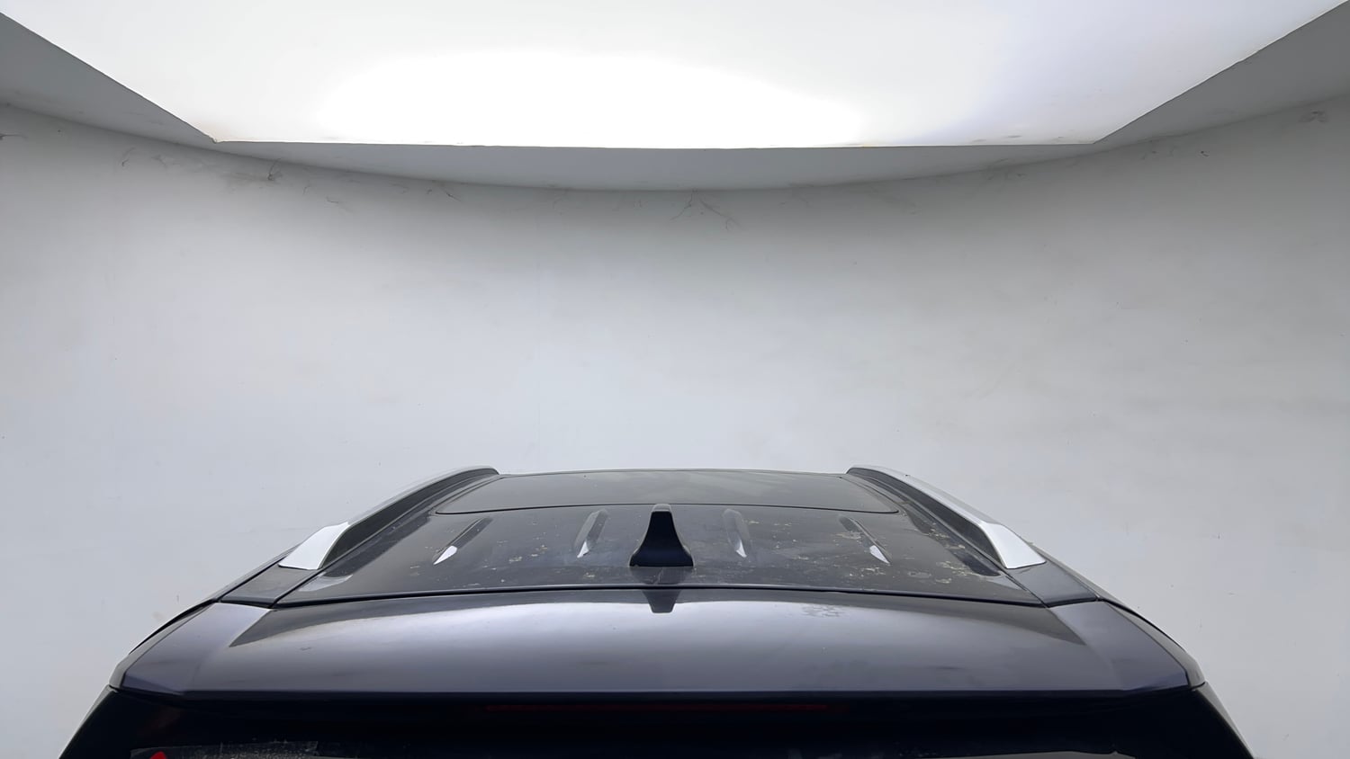 Used 2022 Mahindra XUV700 AX 7 Petrol AT Luxury Pack 7 STR Petrol Automatic exterior EXTERIOR ROOF VIEW