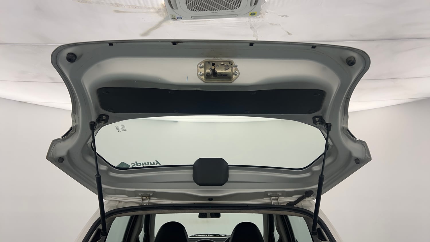 Used 2018 Maruti Suzuki Alto 800 VXi Petrol Manual interior DICKY DOOR OPEN VIEW