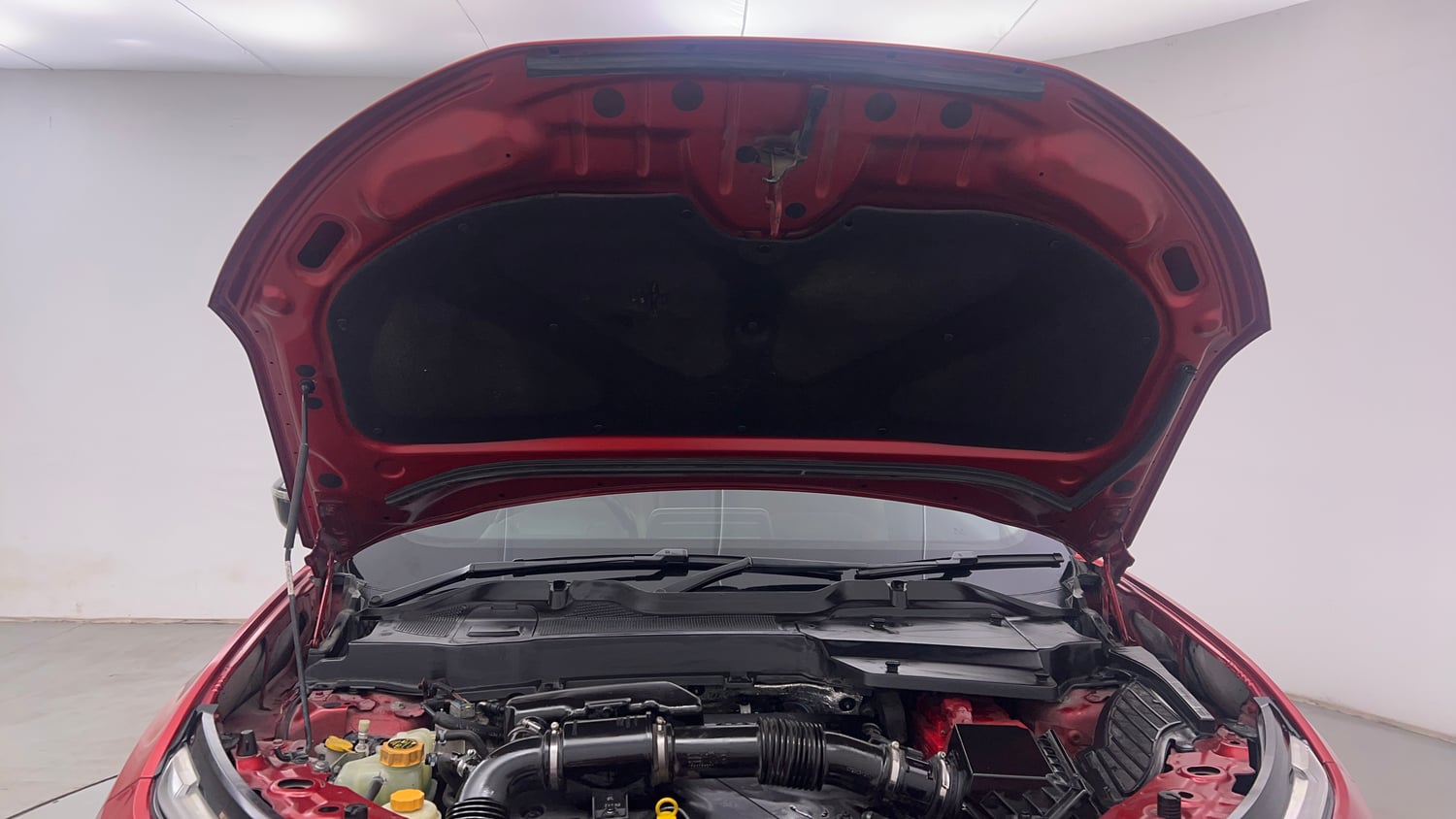 Used 2020 Tata Harrier XZA Plus Dual Tone Diesel Automatic engine ENGINE & BONNET OPEN FRONT VIEW