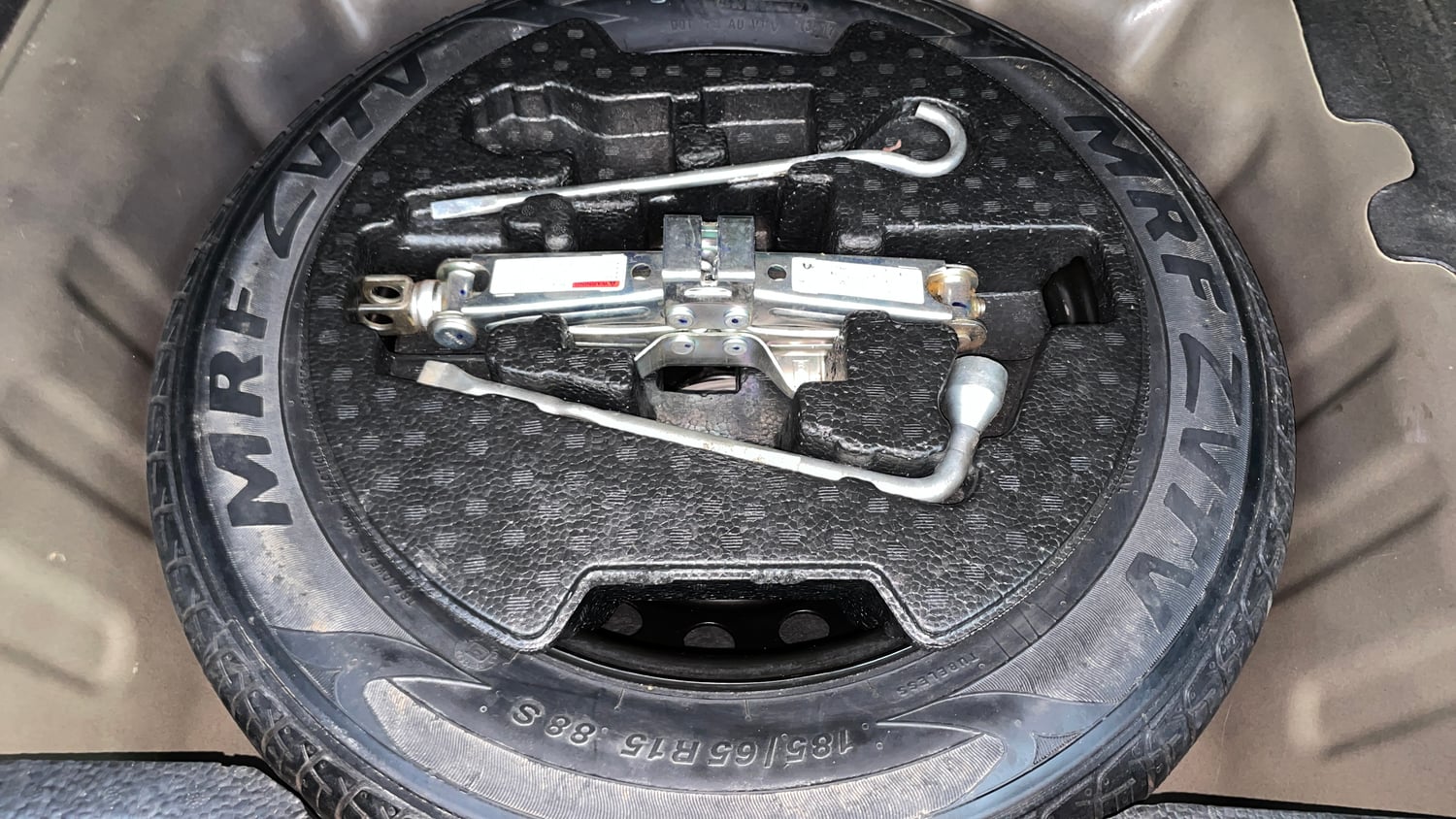 Used 2017 Maruti Suzuki Ciaz Zeta 1.4 AT Petrol Automatic tyres SPARE TYRE VIEW