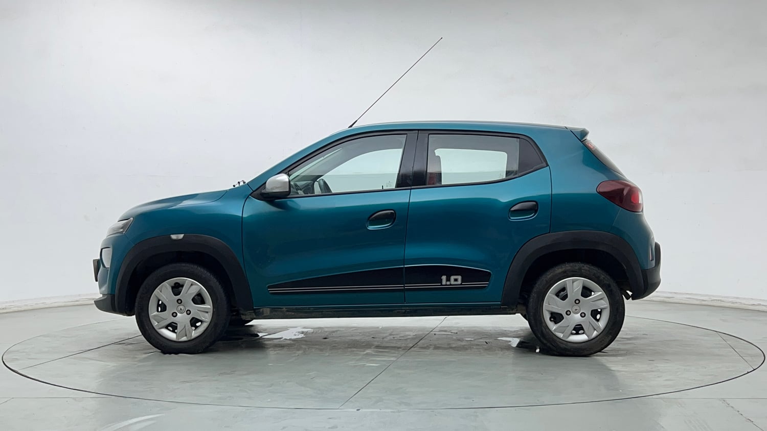 Used 2022 Renault Kwid RXT 1.0 AMT Petrol Automatic exterior LEFT SIDE VIEW