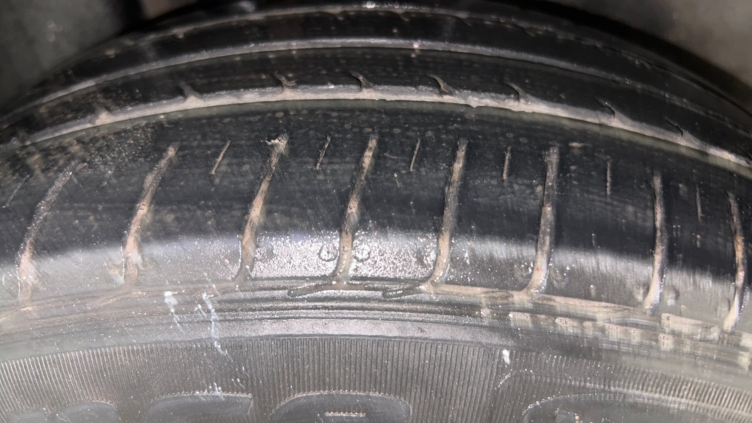 Used 2013 Volkswagen Vento Comfortline Diesel Diesel Manual tyres RIGHT REAR TYRE TREAD VIEW