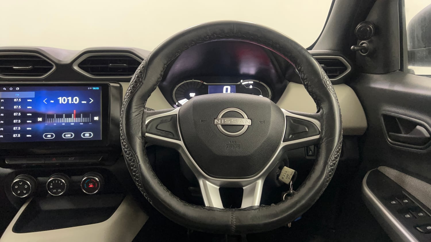 Used 2024 Nissan Magnite XE Petrol Manual interior STEERING VIEW