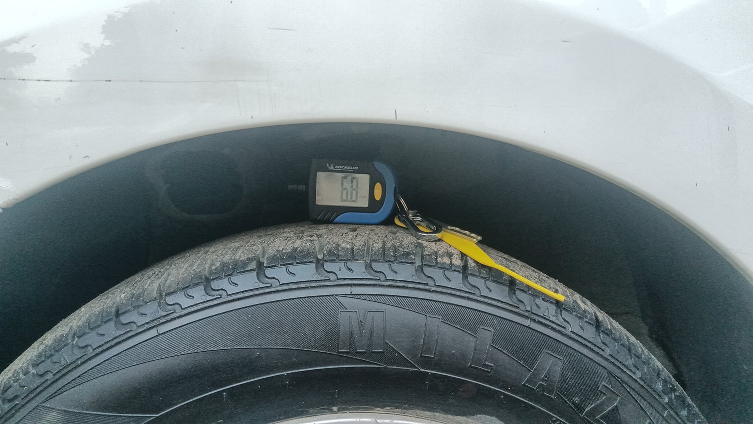 Used 2016 Hyundai Grand i10 Sportz 1.2 Kappa VTVT Petrol Manual tyres LEFT FRONT TYRE TREAD VIEW