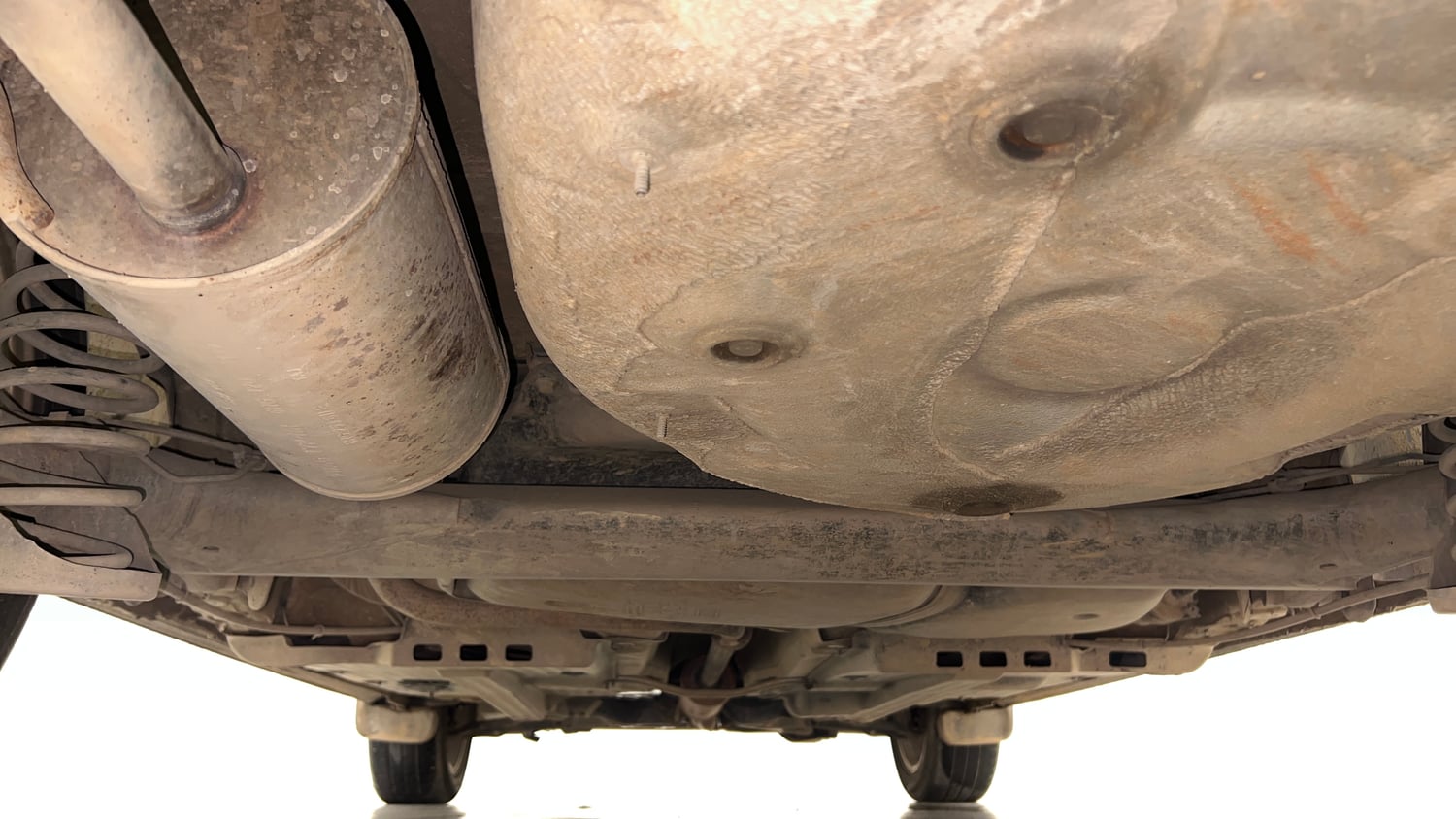 Used 2017 Volkswagen Ameo Highline1.2L Plus (P) 16 Alloy Petrol Manual extra REAR UNDERBODY VIEW (TAKEN FROM REAR)