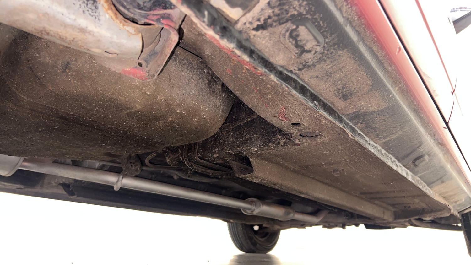 Used 2018 Renault Kwid 1.0 RXT Petrol Manual extra REAR RIGHT UNDERBODY VIEW