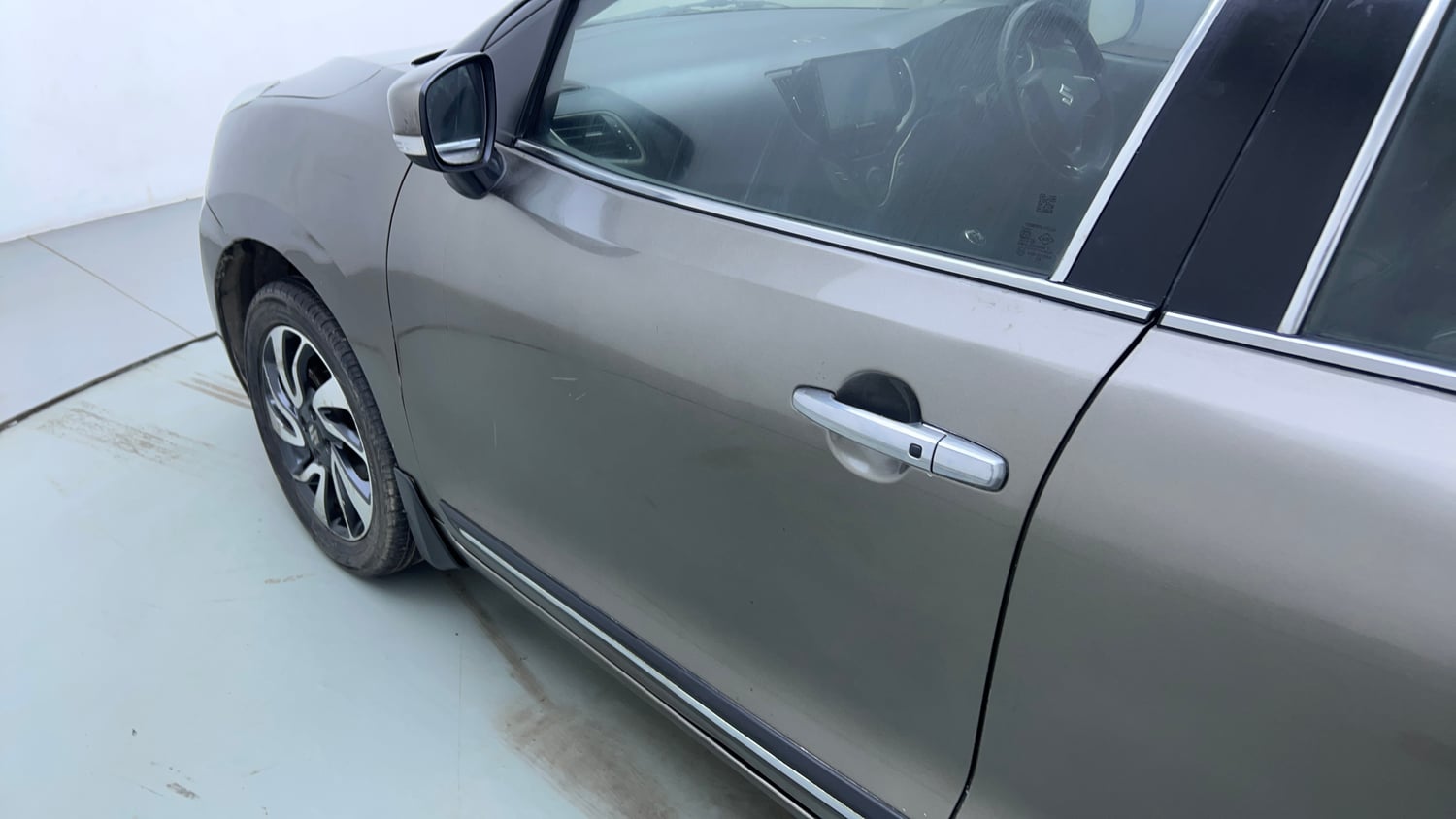 Used 2021 Maruti Suzuki Baleno Zeta Petrol Manual dents MINOR SCRATCH