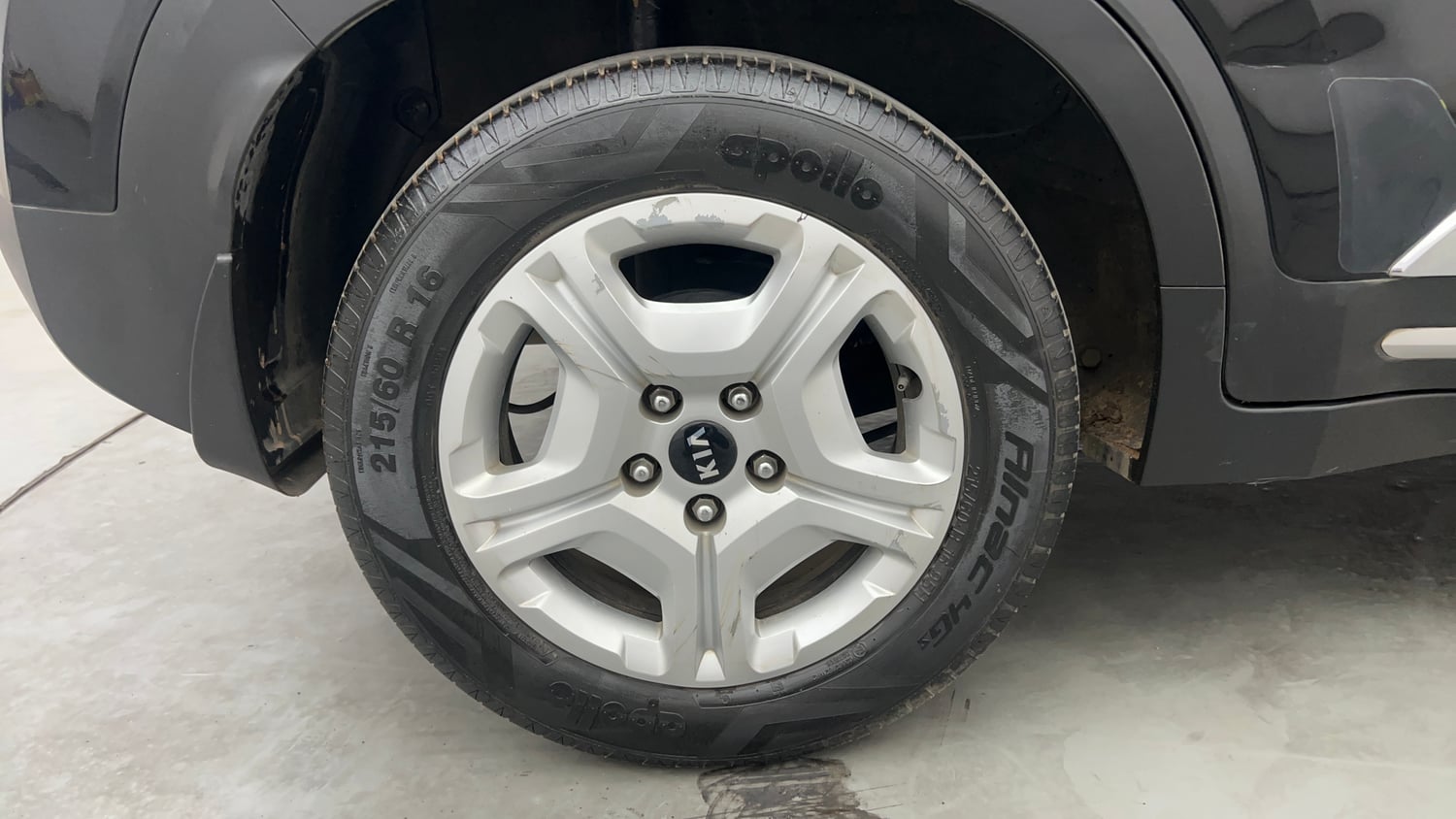 Used 2020 Kia Sonet HTX 1.0 iMT Petrol Manual tyres RIGHT REAR TYRE RIM VIEW