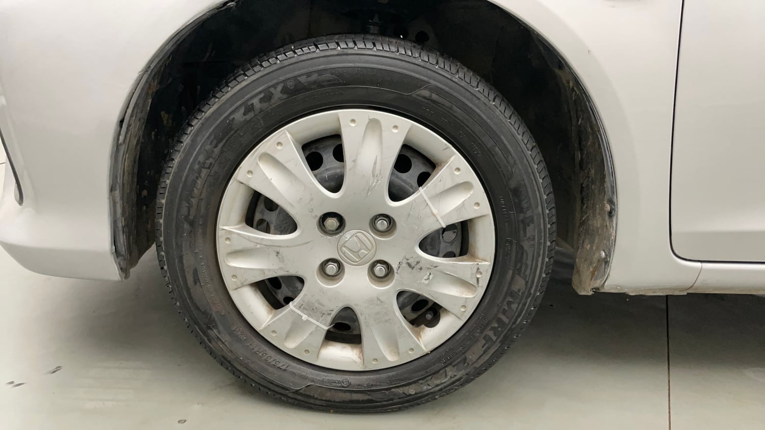 Used 2018 Honda Brio S MT Petrol Manual tyres LEFT FRONT TYRE RIM VIEW