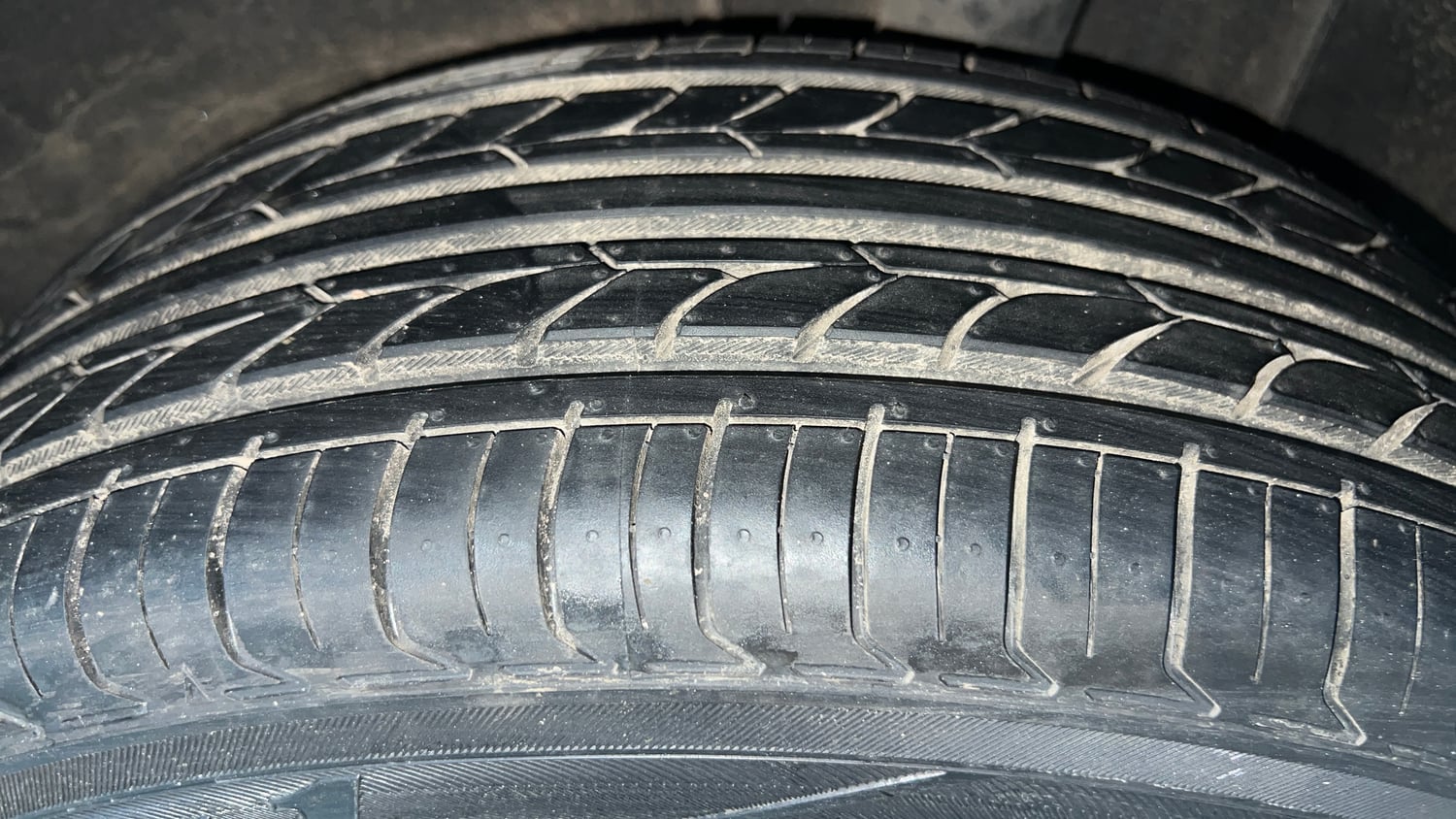 Used 2022 Renault Kiger RXT (O) Turbo CVT Petrol Automatic tyres LEFT REAR TYRE TREAD VIEW