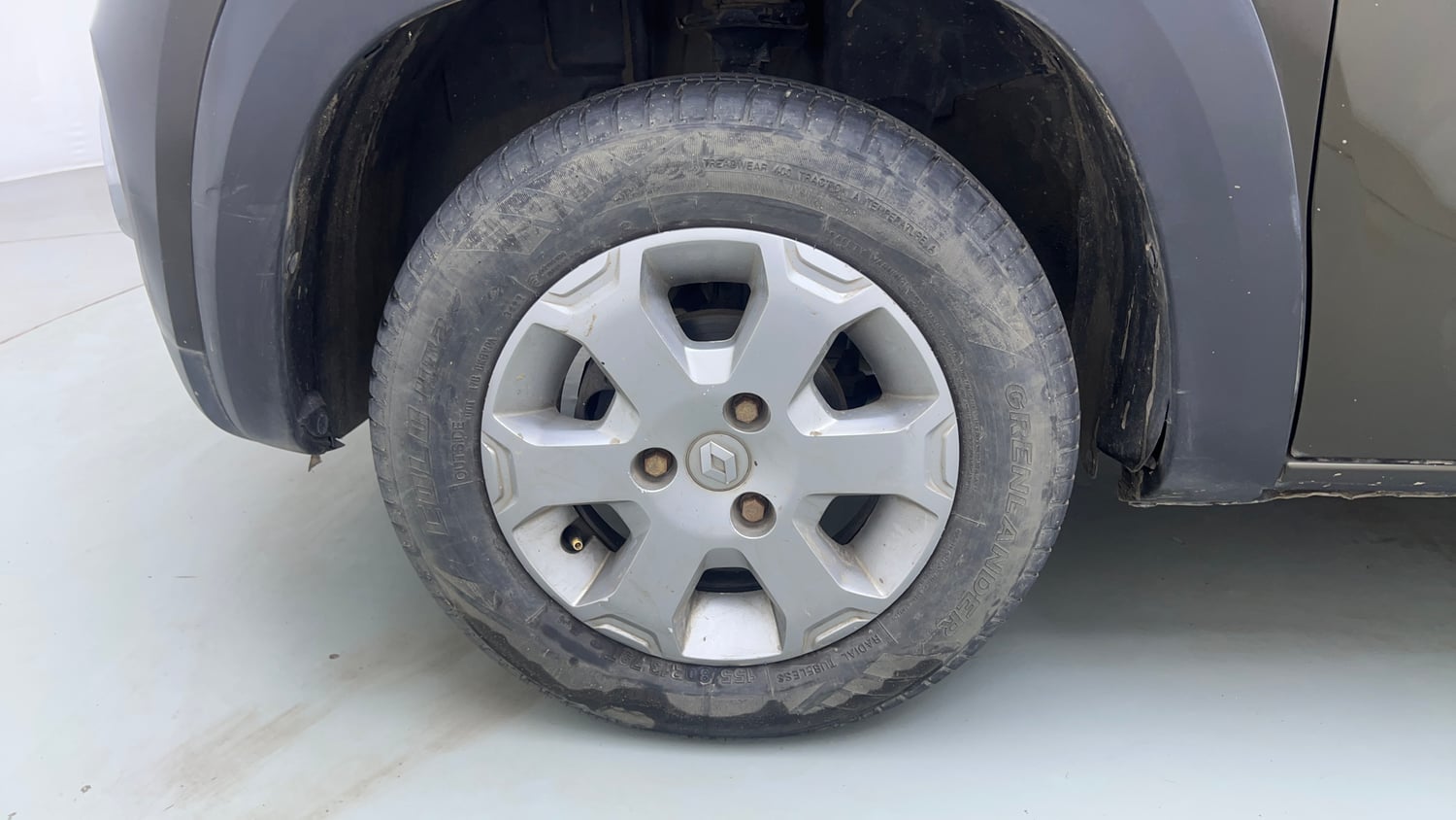 Used 2017 Renault Kwid CLIMBER 1.0 Petrol Manual tyres LEFT FRONT TYRE RIM VIEW