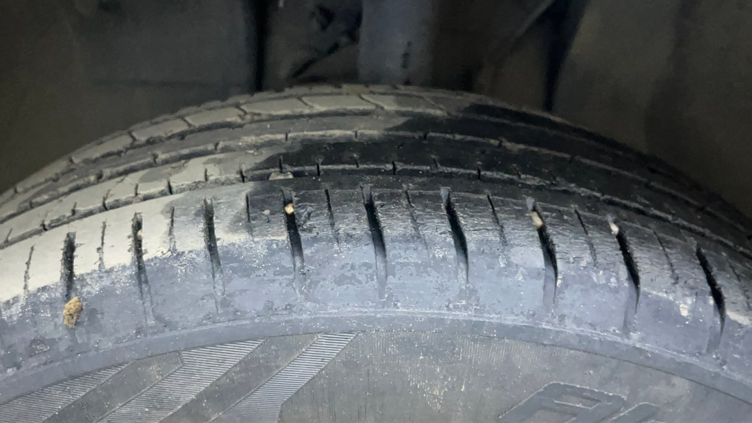 Used 2022 Tata Punch Kaziranga Creative AMT Petrol Automatic tyres LEFT FRONT TYRE TREAD VIEW