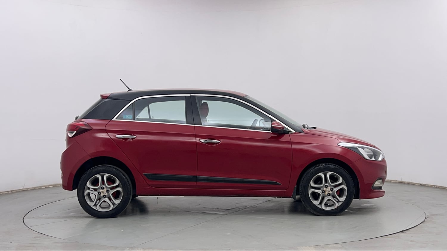 Used 2015 Hyundai Elite i20 Asta 1.4 CRDI Diesel Manual exterior RIGHT SIDE VIEW