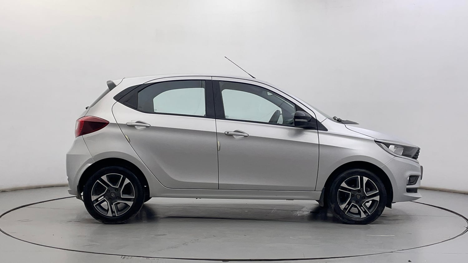 Used 2021 Tata Tiago XZA Plus Petrol Automatic exterior RIGHT SIDE VIEW