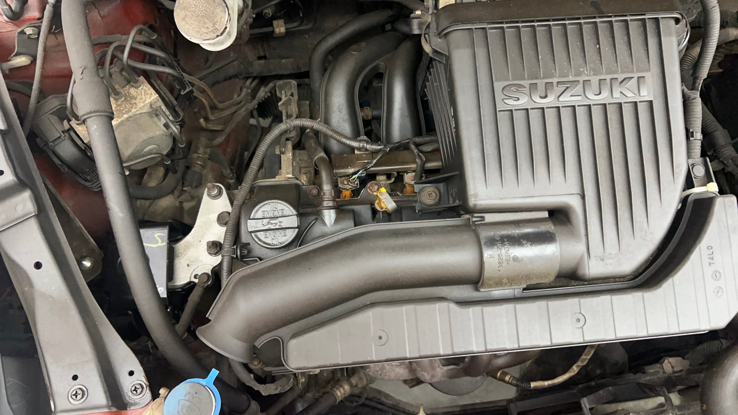 Used 2016 Maruti Suzuki Swift ZXi Petrol Manual engine ENGINE RIGHT SIDE VIEW