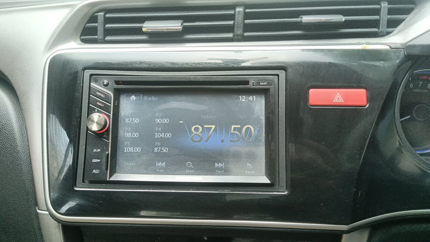 Used 2015 Honda City SV Petrol Manual top_features Integrated (in-dash) music system