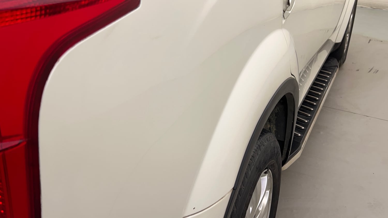 Used 2016 Mahindra XUV500 W10 AT Diesel Automatic dents MINOR SCRATCH