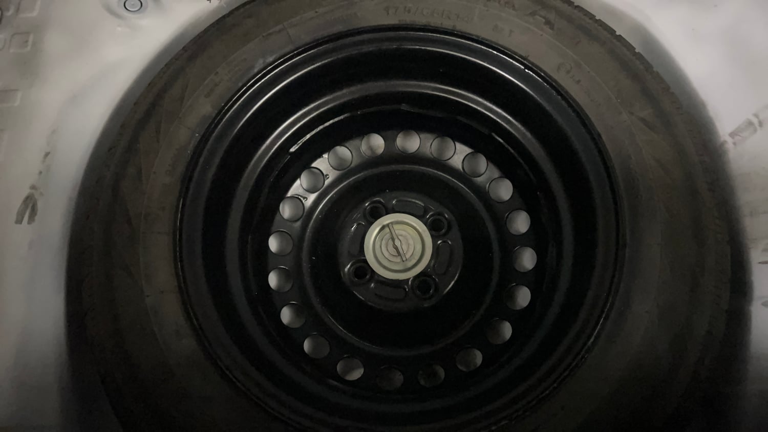 Used 2013 Honda Brio S MT Petrol Manual tyres SPARE TYRE VIEW