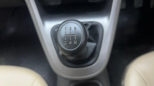 Used 2014 Hyundai i10 Sportz 1.1 iRDE2 Petrol Manual interior GEAR  KNOB VIEW