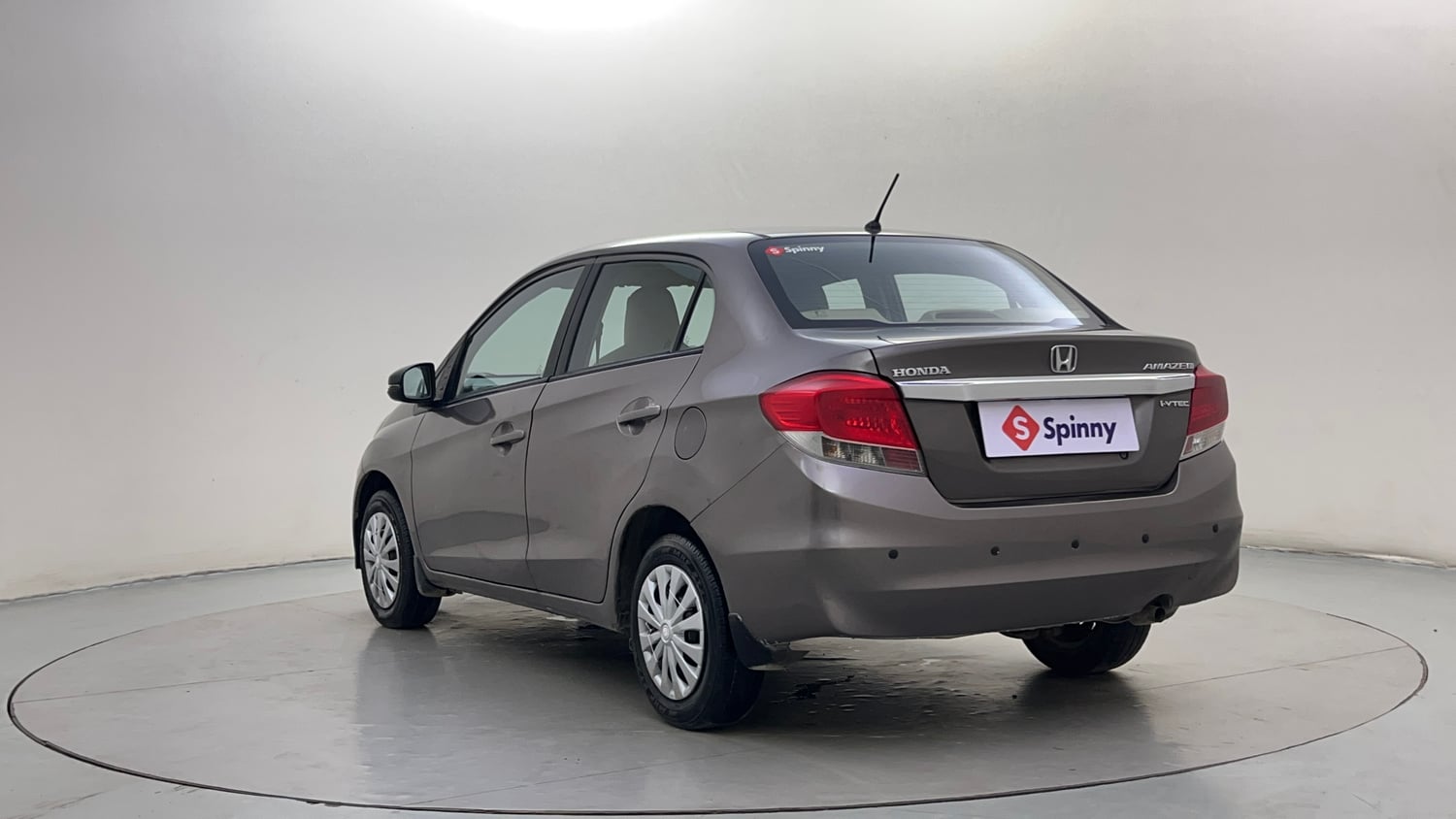 Used 2015 Honda Amaze 1.2 SX i-VTEC Petrol Manual exterior LEFT REAR CORNER VIEW