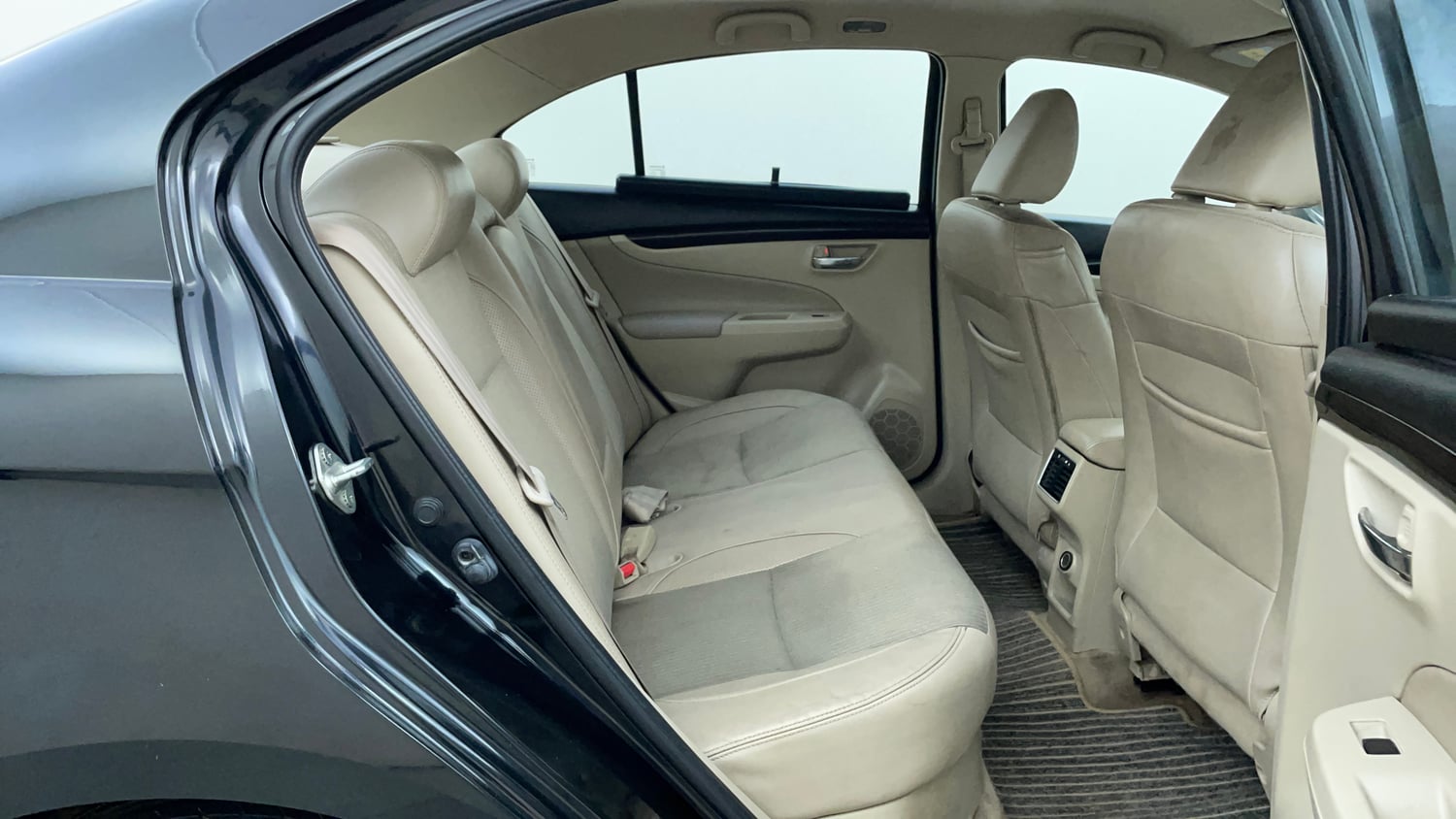 Used 2017 Maruti Suzuki Ciaz Zeta 1.4 AT Petrol Automatic interior RIGHT SIDE REAR DOOR CABIN VIEW