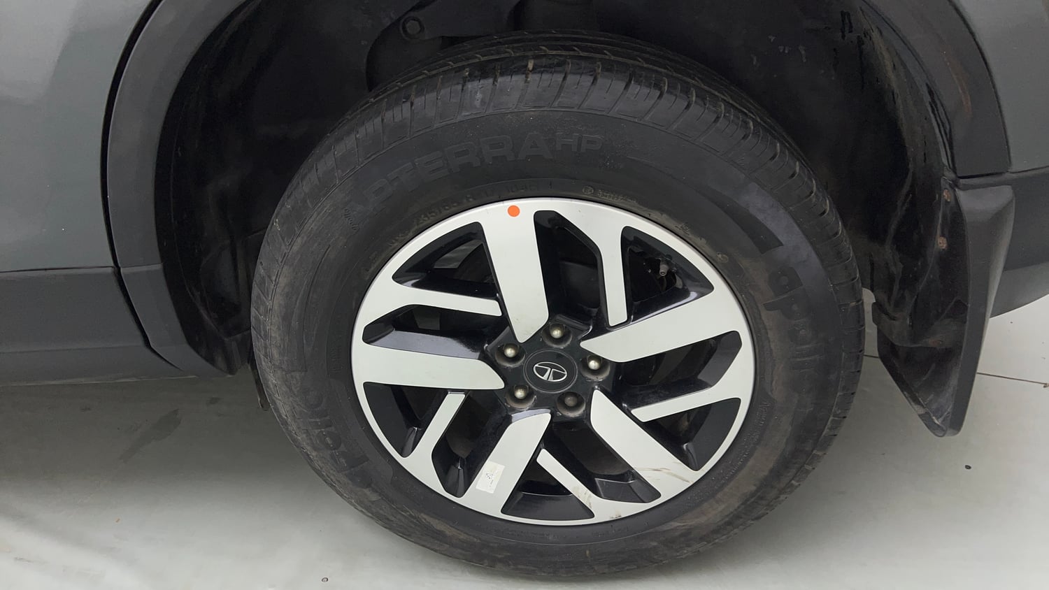 Used 2023 Tata Harrier XZA Plus Diesel Automatic tyres LEFT REAR TYRE RIM VIEW