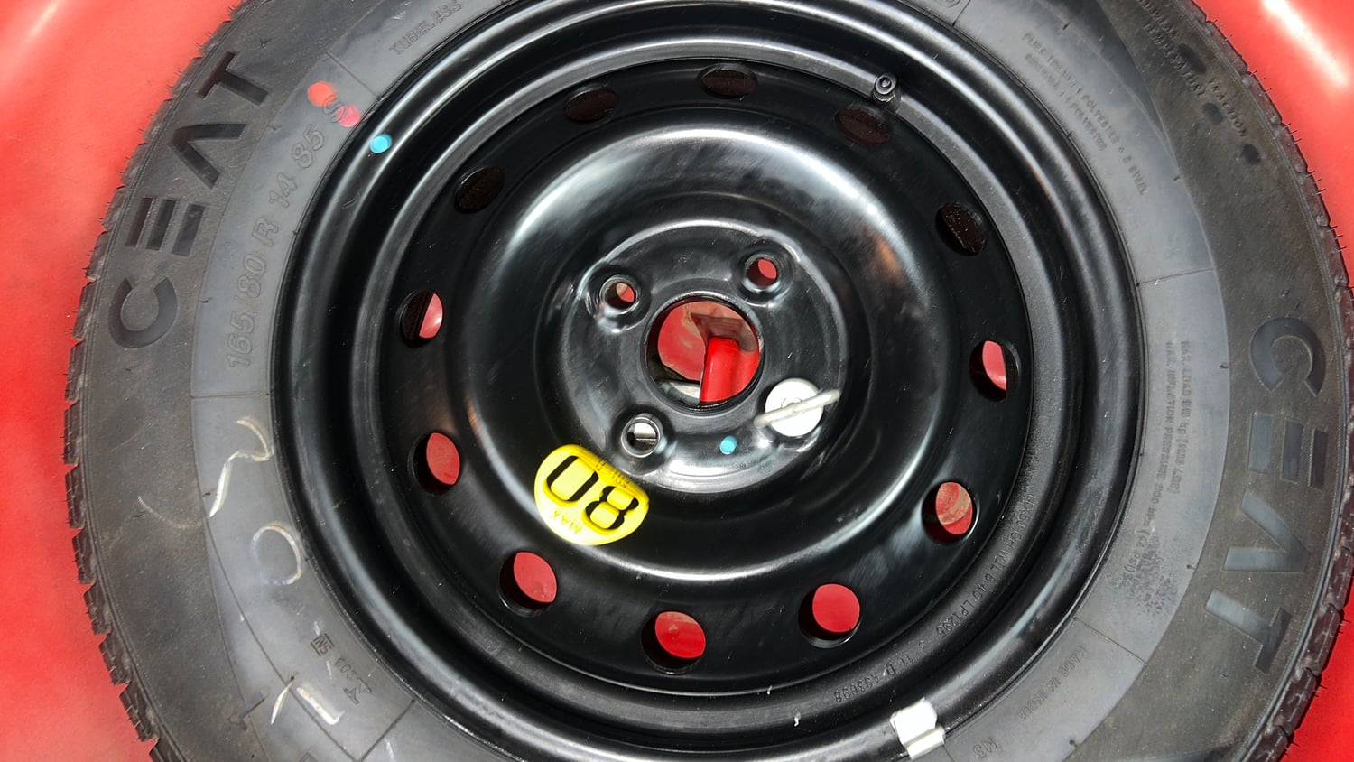 Used 2016 Maruti Suzuki Swift ZXi Petrol Manual tyres SPARE TYRE VIEW