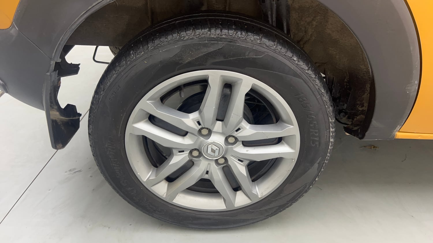 Used 2022 Renault Triber RXZ Petrol Manual tyres RIGHT REAR TYRE RIM VIEW