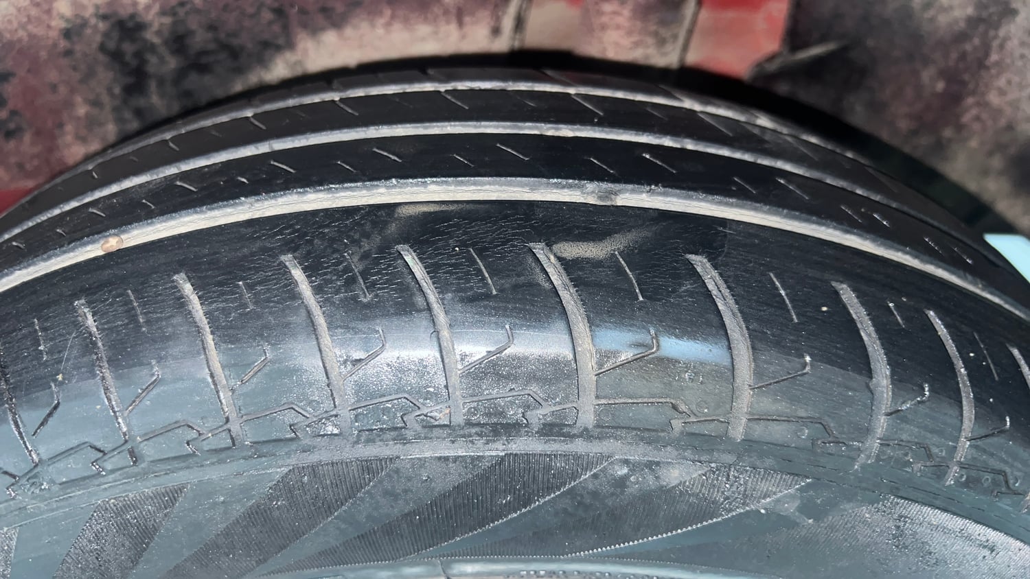 Used 2022 Maruti Suzuki Dzire VXi CNG Cng Manual tyres LEFT REAR TYRE TREAD VIEW
