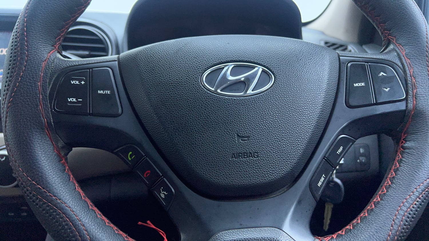 Used 2017 Hyundai Grand i10 Sportz (O) U2 1.2 CRDi Diesel Manual top_features Airbags