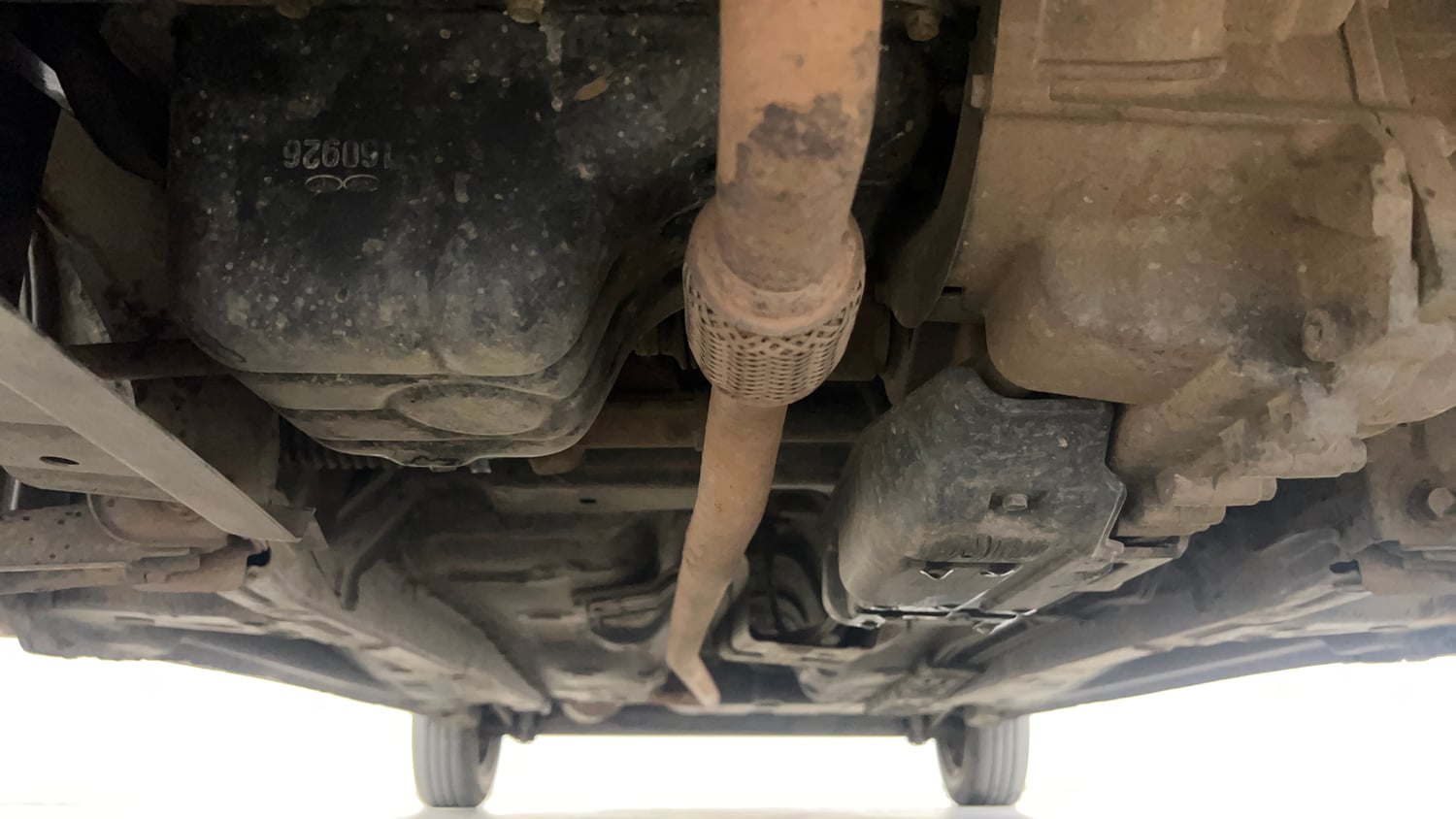Used 2016 Hyundai Eon Magna + Petrol Manual extra FRONT LEFT UNDERBODY VIEW