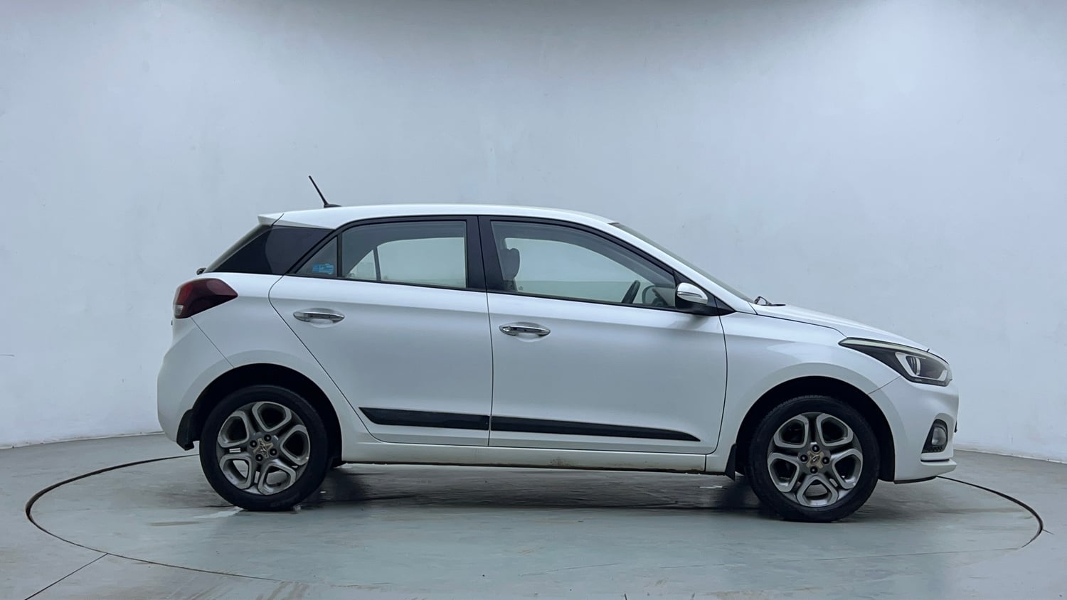 Used 2018 Hyundai Elite i20 Asta 1.2 (O) Petrol Manual exterior RIGHT SIDE VIEW