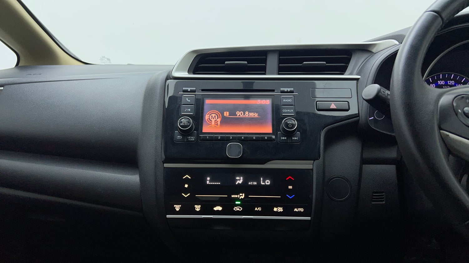 Used 2018 Honda Jazz V Petrol Petrol Manual interior MUSIC SYSTEM & AC CONTROL VIEW