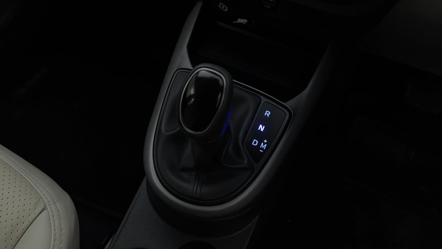 Used 2021 Hyundai Grand i10 Nios Asta AMT 1.2 Kappa VTVT Petrol Automatic interior GEAR  KNOB VIEW