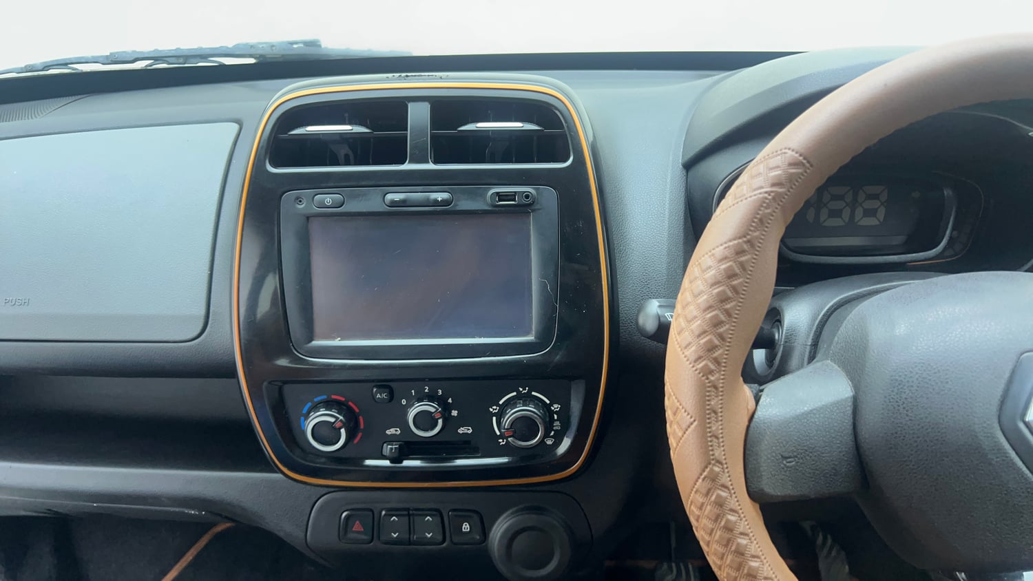 Used 2017 Renault Kwid CLIMBER 1.0 Petrol Manual top_features Integrated (in-dash) music system
