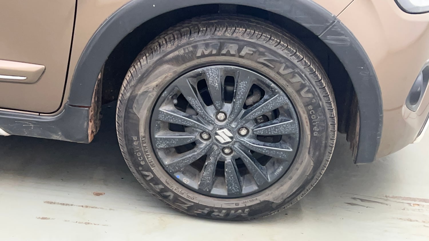 Used 2022 Maruti Suzuki Wagon R ZXI Plus 1.2 Petrol Manual tyres RIGHT FRONT TYRE RIM VIEW