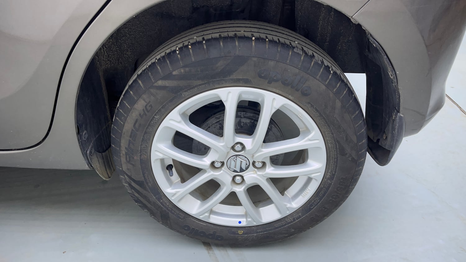 Used 2022 Maruti Suzuki Swift ZXi Petrol Manual tyres LEFT REAR TYRE RIM VIEW