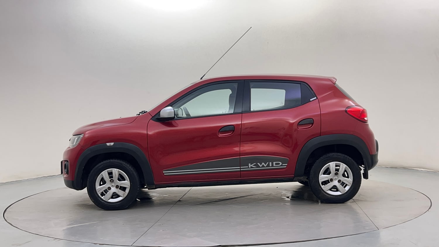 Used 2018 Renault Kwid 1.0 RXT Petrol Manual exterior LEFT SIDE VIEW