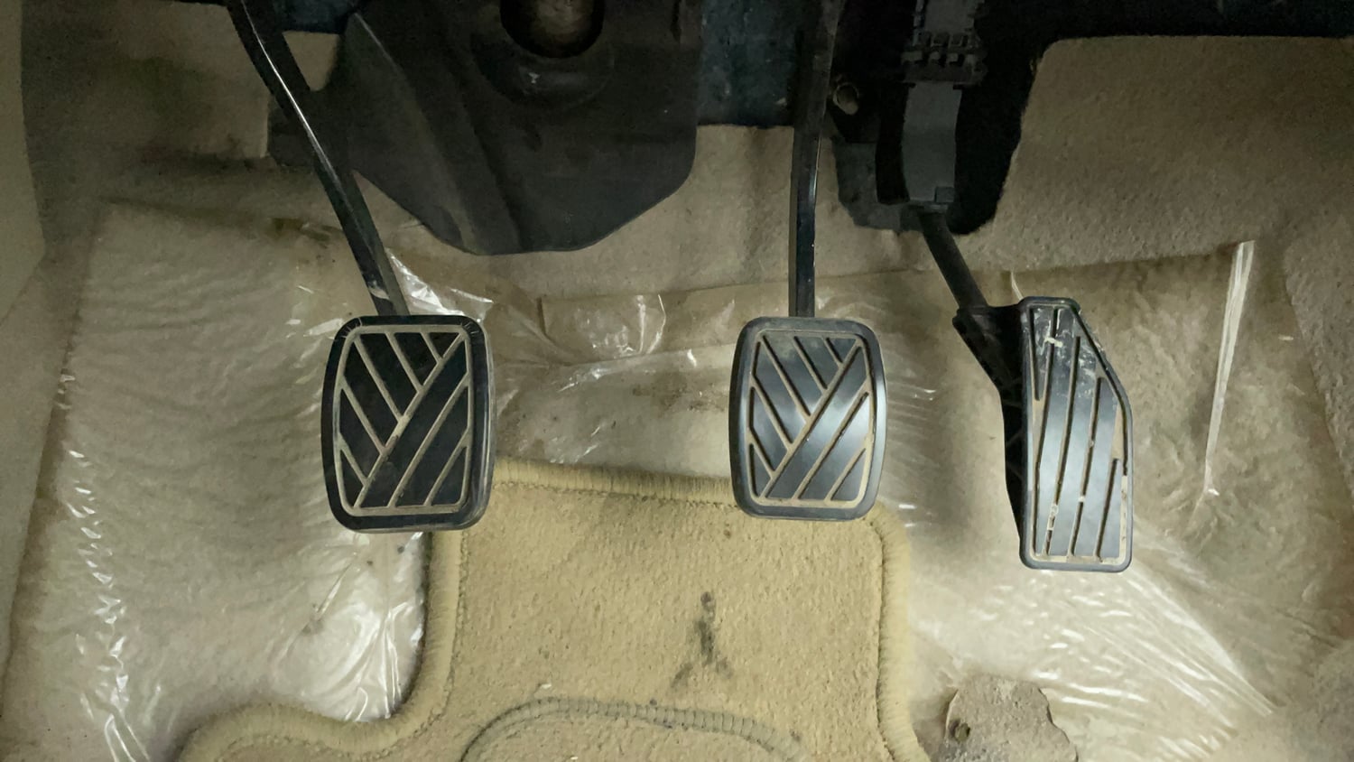 Used 2021 Maruti Suzuki Dzire VXi Petrol Manual interior PEDALS VIEW