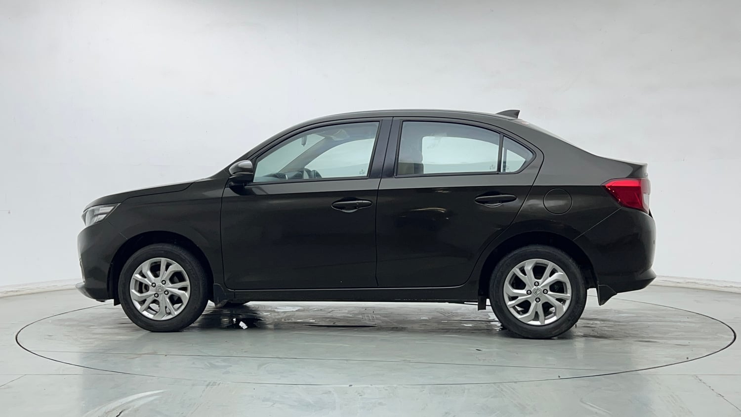 Used 2021 Honda Amaze 1.2 VX MT Petrol Petrol Manual exterior LEFT SIDE VIEW