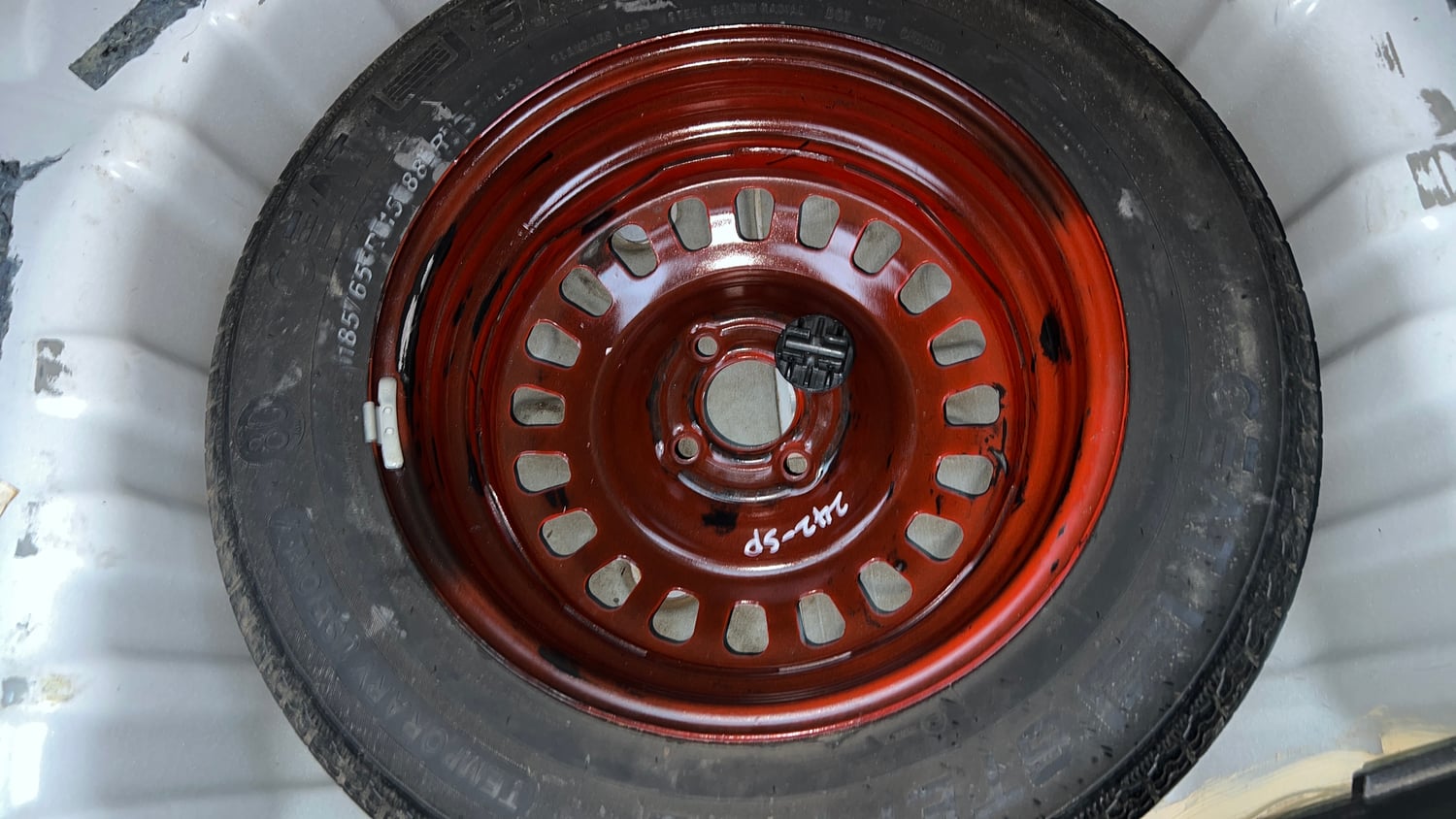 Used 2023 Nissan Magnite XE Petrol Manual tyres SPARE TYRE VIEW