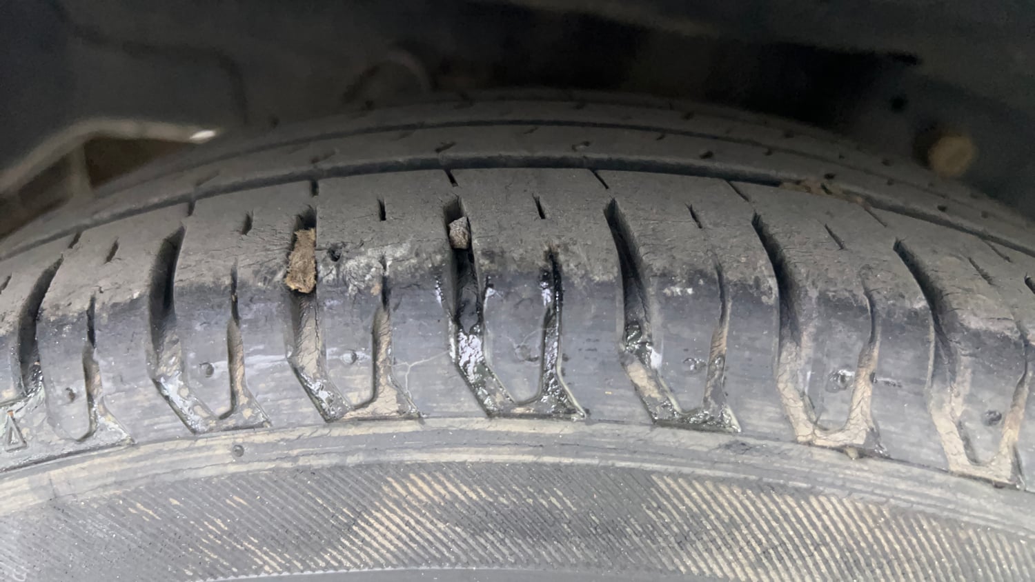 Used 2016 Hyundai Eon Magna + Petrol Manual tyres RIGHT REAR TYRE TREAD VIEW