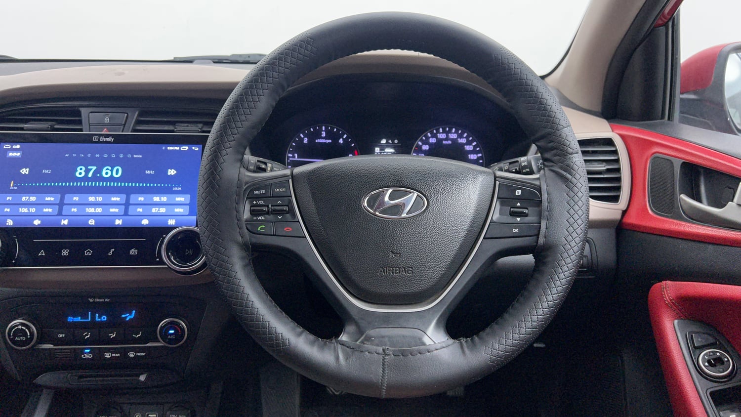 Used 2015 Hyundai Elite i20 Asta 1.4 CRDI Diesel Manual interior STEERING VIEW