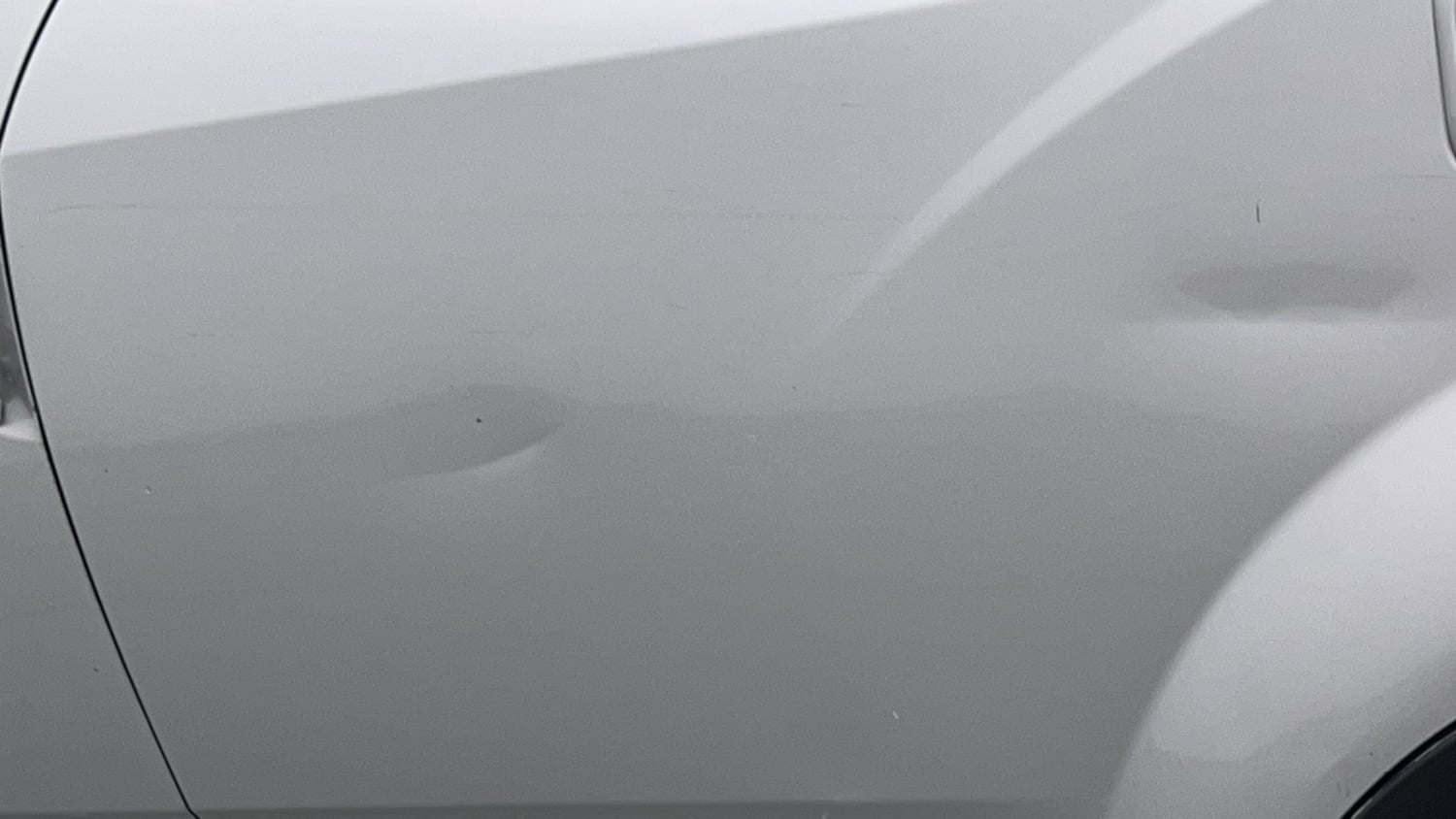 Used 2015 Mahindra XUV500 W6 Diesel Manual dents MINOR DENT