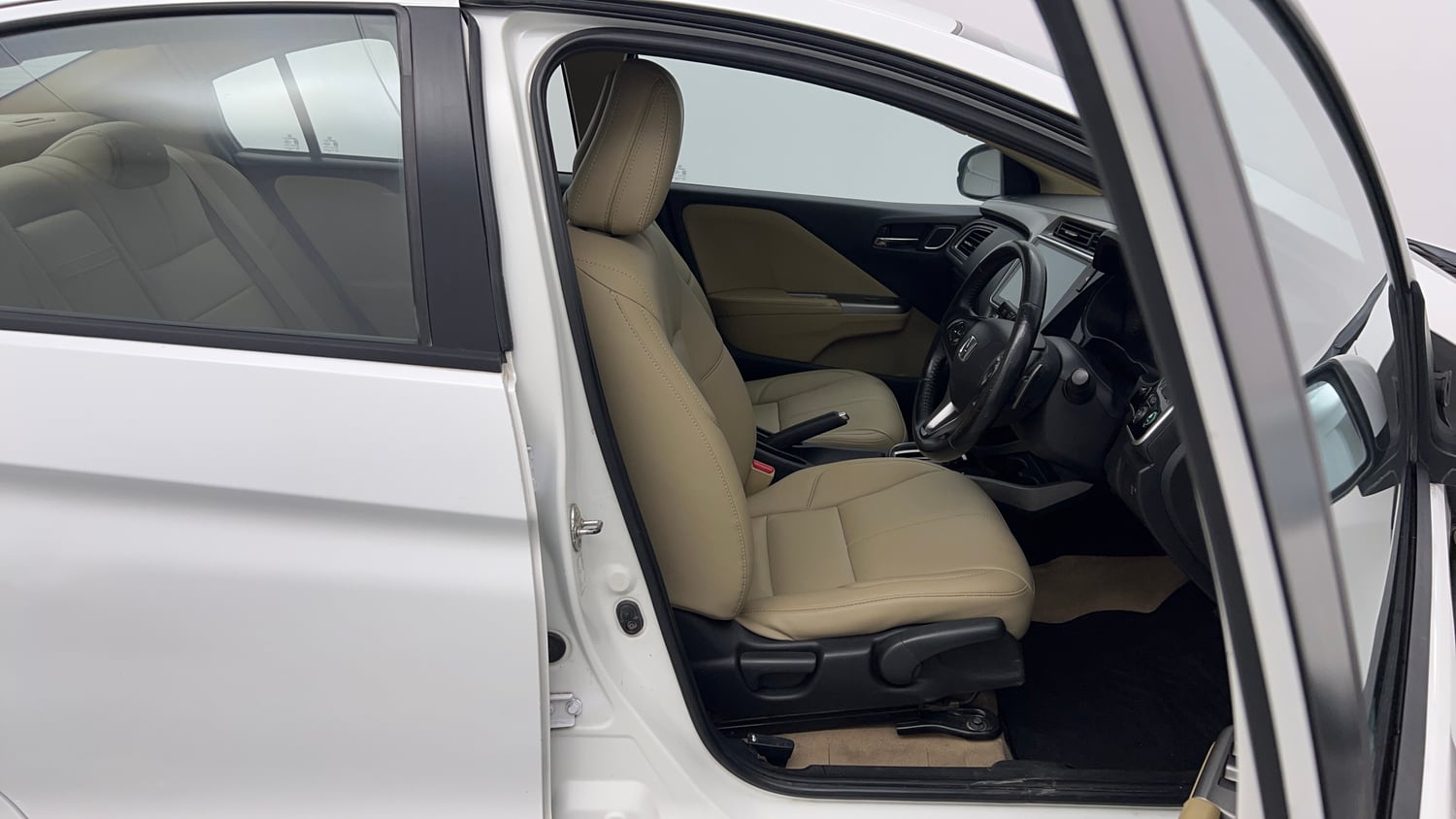 Used 2017 Honda City VX CVT Petrol Petrol Automatic interior RIGHT SIDE FRONT DOOR CABIN VIEW