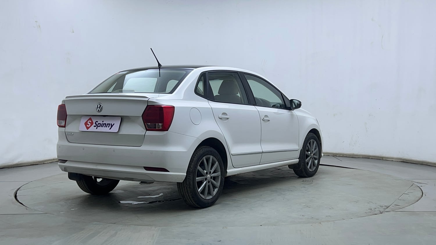 Used 2019 Volkswagen Ameo Highline1.0L (P) Petrol Manual exterior RIGHT REAR CORNER VIEW