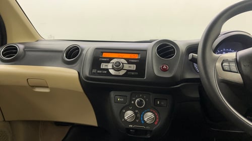 Used 2015 Honda Amaze 1.2 S i-VTEC Petrol Manual interior MUSIC SYSTEM & AC CONTROL VIEW