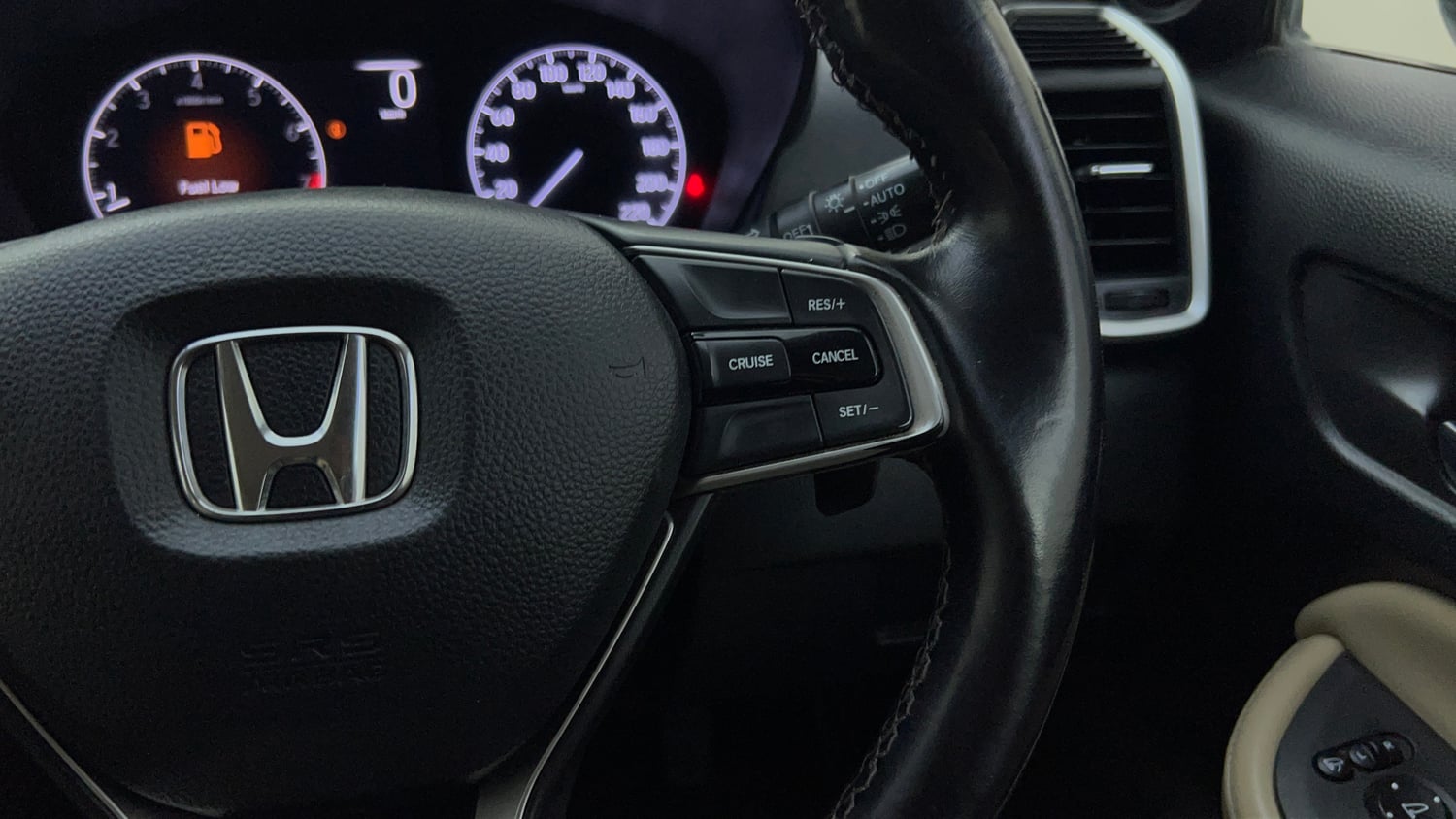 Used 2021 Honda City ZX CVT Petrol Petrol Automatic top_features Cruise control