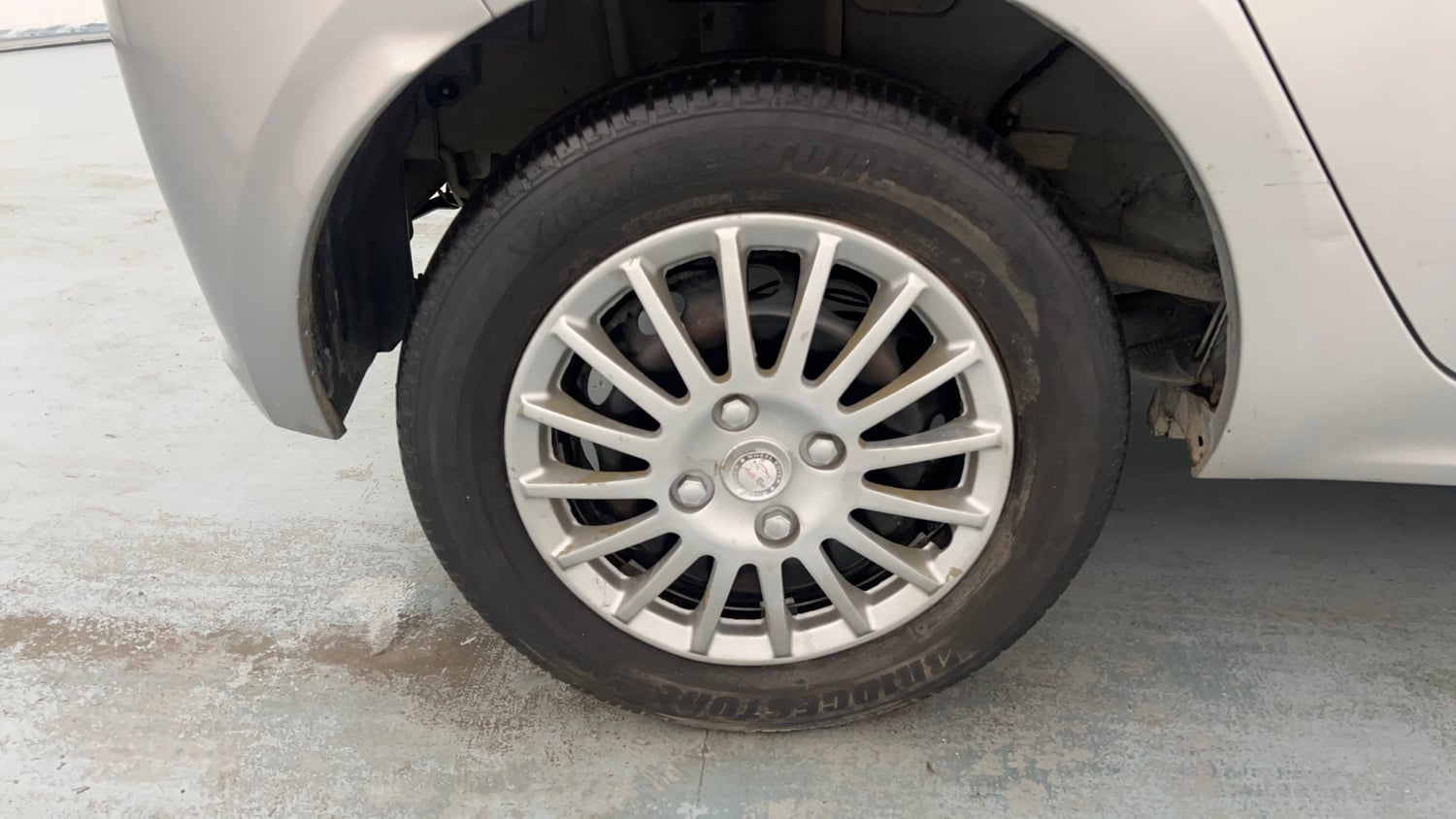 Used 2020 Tata Tiago XT Petrol Manual tyres RIGHT REAR TYRE RIM VIEW